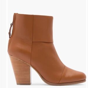 Rag & Bone leather booties camel
Brown size 39/9